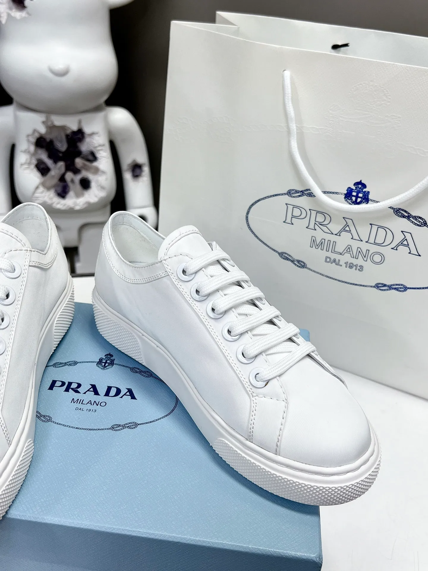 👟👟Ex-factory price 420👟👟 Purchasing level ⚡2023S launches Prada’s latest catwalk shoes, dad shoe series ͏ 💥PRADA's early spring catwalk model👠The fresh breeze has a bit of an expensive feel, and the upper is very perfect💃Elegant and elegant, crystal clear, no matter the quality of the accessories, they are all customized one-to-one, zero distance from the original version 1⃣Upper: imported waterproof twill + epoxy injection molding process 2⃣Inner: waterproof twill 3⃣Outsole: Original one-to-one molded rubber foam outsole 4⃣🔺Original packaging Heel height 4cm 5⃣Number of codes: 35-40, 41 non-returnable